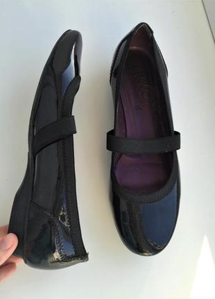 Лаковані шкіряні балетки туфлі clarks р. 38,5-39 в стилі мері джейн2 фото