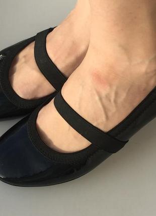 Лаковані шкіряні балетки туфлі clarks р. 38,5-39 в стилі мері джейн3 фото