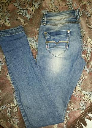 Джинсы skinny