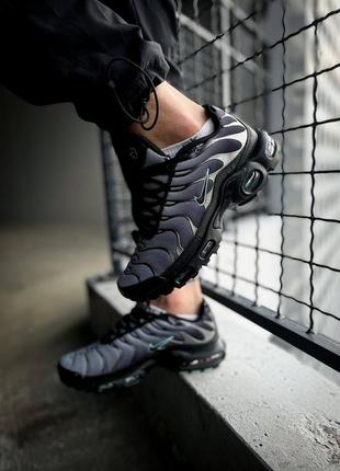 Мужские кроссовки nike air max plus black particle grey vapor green