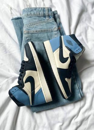 Женские кроссовки nike air jordan1 retro high og university blue3 фото