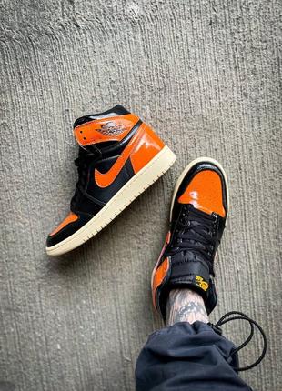 Чоловічі кросівки nike air jordan 1 retro high og "black/orange"10 фото