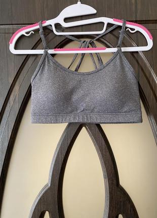 Шикарний, базовий, топ, для спорту, темно сірого кольору, від бренду: casall👌