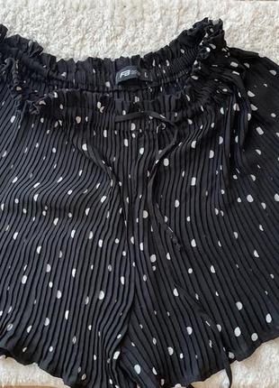 Шортики-плісе в горох
