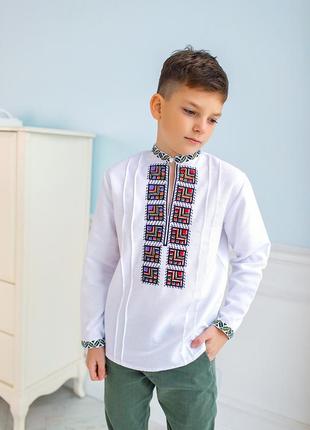 Современная рубашка вышиванка для мальчика