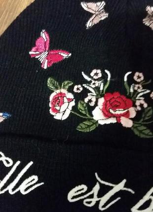 Шапка с вышивкой