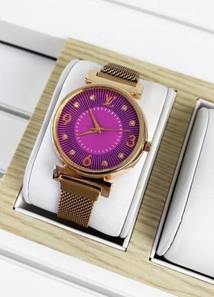 Часы женские золотой louis vuitton diamonds gold-violet