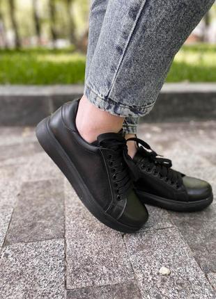 Черные базовые женские повседневные кеды, кроссовки из натуральной кожи7 фото