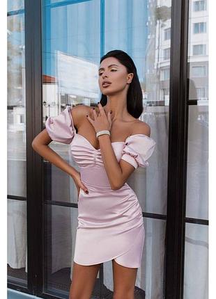 Милое атласное платье мини с рукавами фонариками