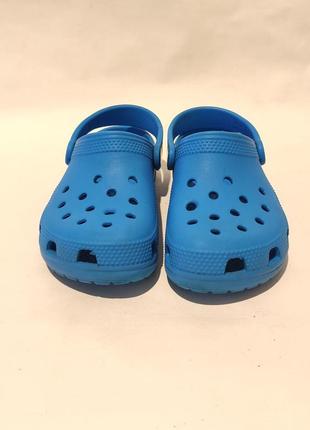 Crocs
сандалии, шлепки3 фото