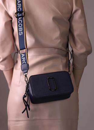 Сумочка в стиле marc logo dark blue, темно-синяя сумка, кроссбоди, кросс боди синий5 фото