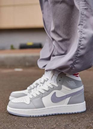 Кросівки nike air jordan 1 retro mid grey violet