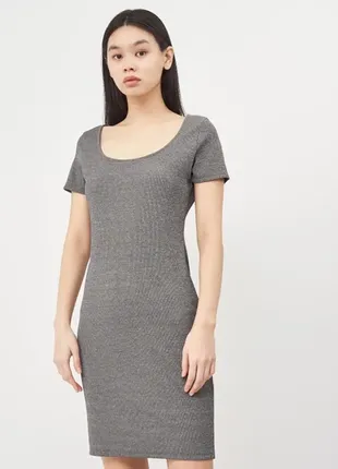 Сіра сукня у рубчик від hm4 фото