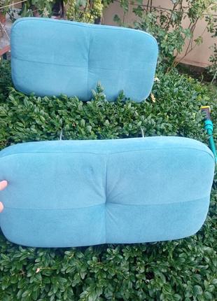 Продам абсолютно новые две подушки подголовники для дивана или кресла2 фото