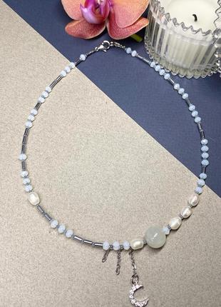 Чокер-колье: натуральный адуляр (месячный камень), жемчуг,гематит, полумесяц с цирконом