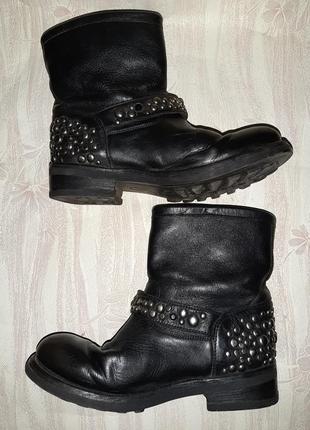 Чёрные кожаные деми ботинки пряжки, заклёпки, камушки8 фото