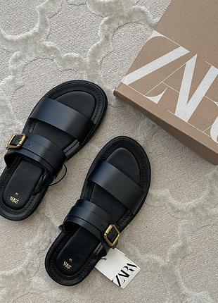 Шкіряні шльопанці zara