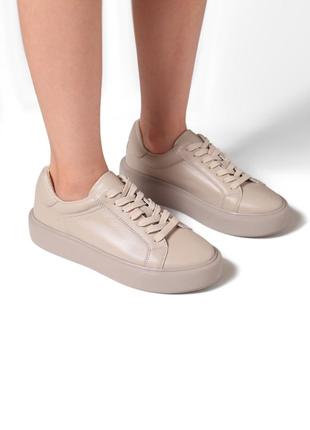 Кожаные бежевые повседневные кеды 40 размера
