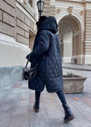 Теплое зимнее пальто пуховик стеганное с карманами и поясом и капюшоном4 фото
