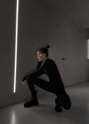 Черный комбинезон