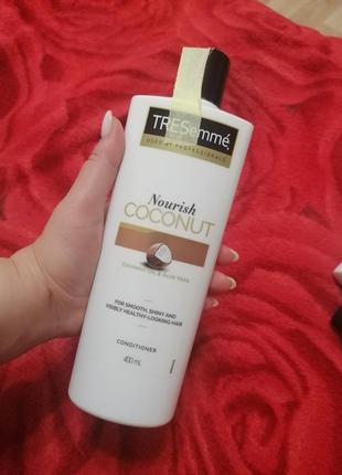 Tresemme nourish coconut кондиционер для волос