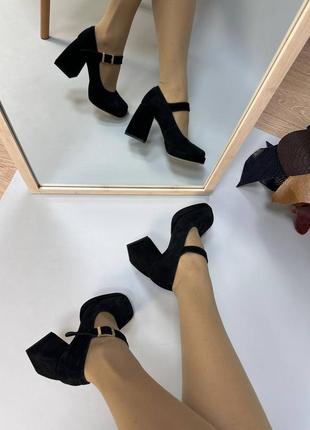 Чорні замшеві туфлі на масивній підошві та каблуку з застібкою3 фото