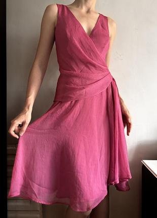 Розовое шифоновое платье миди