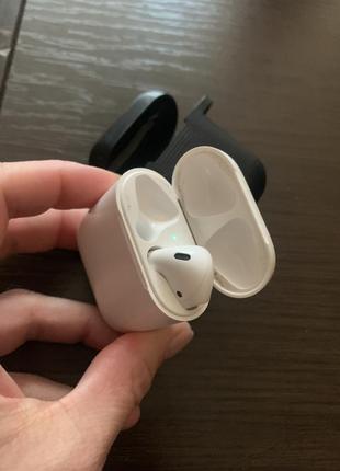 Apple airpods 2 з одним навушником