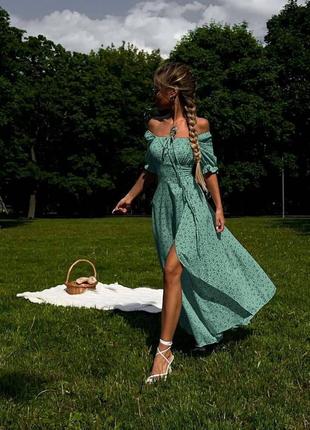 Женское летнее длинное зеленое платье с разрезом на ноге тренд 2023