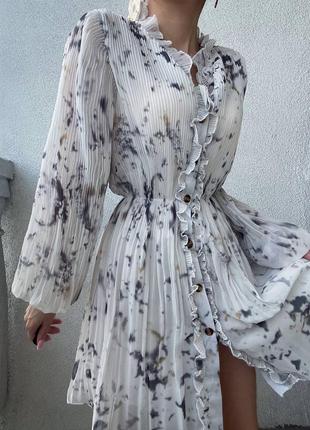 Сукня шифон пліссе біла з принтом мрамор3 фото