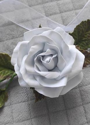 Весільна гілочка з білосніжною трояндою