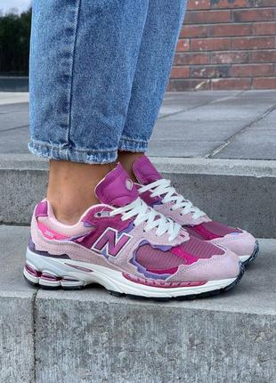 Женские кроссовки розовые new balance 2002r protection pack 'pink violet'1 фото