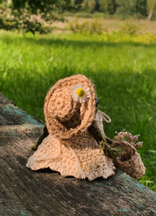 В'язана іграшка жабка