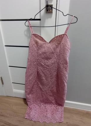 Нежное розовое кружевное платье кружное1 фото