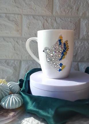 Чашка керамічна зі стразамі.подарунок, іменний посуд. патріотичний сувенір.2 фото