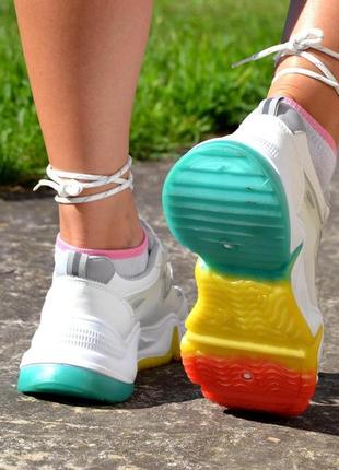 Кросівки білі жіночі літні з кольоровою підошвою6 фото