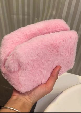 М‘яка містка хутряна косметичка рожева