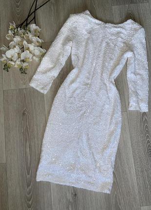 Белое платье, пайетки с рукавами tfnc london.4 фото