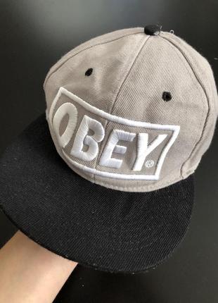 Кепка obey