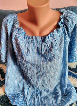 Блузка с открытыми плечами1 фото