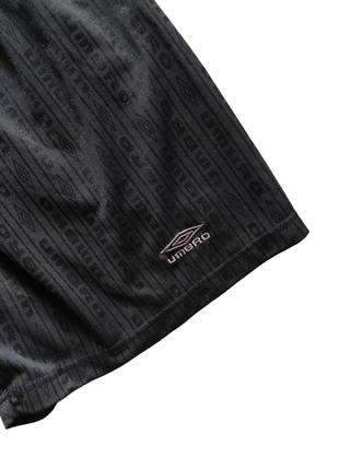Мужские шорты футбольные umbro с узором оригинал m-l3 фото