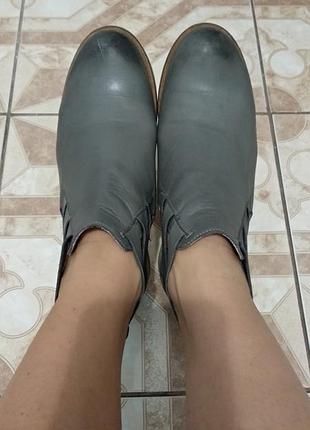 Полностью кожаные ботиночки размво 38 на 24.5- 25см