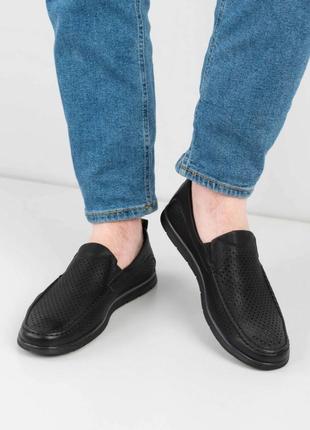 Стильные черные мужские туфли мокасины с перфорацией