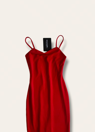 Червона сукня міді на бретельках в обтяжку від prettylittlething2 фото
