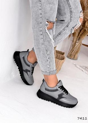 Натуральные кожаные и замшевые серые кроссовки на черной подошве5 фото