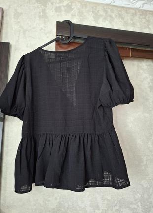 Черная блузка с объемными рукавами5 фото