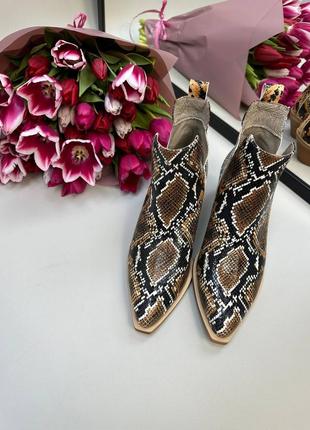 Эксклюзивные ботинки казаки из итальянской кожи и замши женские9 фото