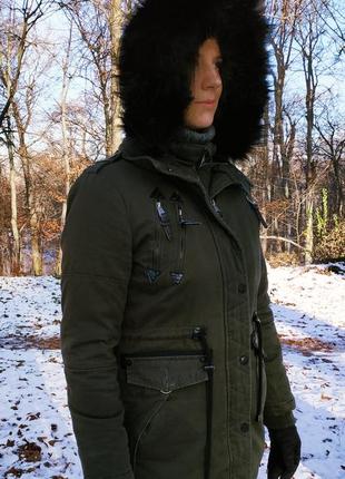 Marikoo женская зимняя куртка как новая(38 размер)
