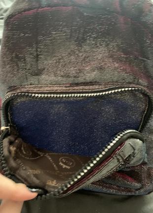 Рюкзак в неплохом состоянии , с блестками, ремешки регулируются)сетка немного порвана4 фото