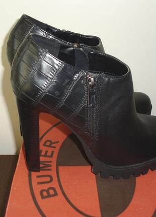 Жіночі черевички на тракторній підошві розмір 40 на 25, 5-26см